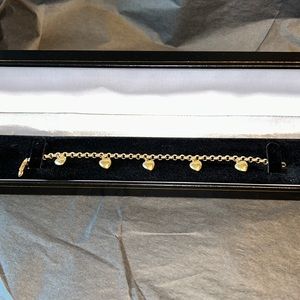 7in Heart bracelet. 14kt gold